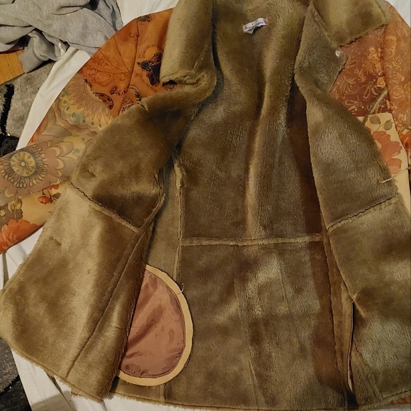 Hugging kisses jacket - Picture 2 of 5